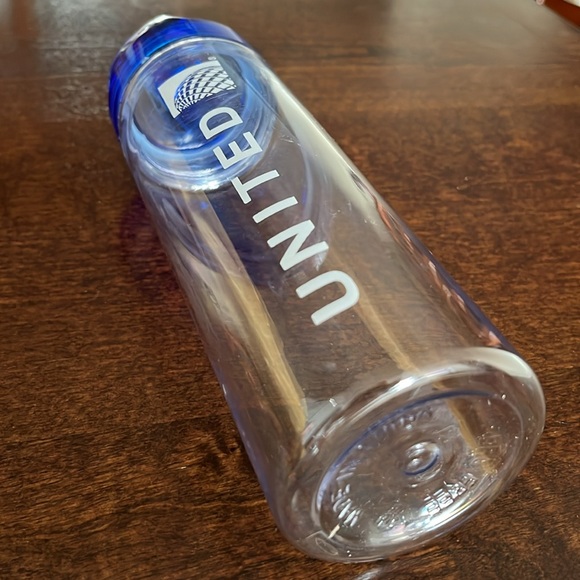 Unused United airlines empty amenity kit container - Picture 3 of 5